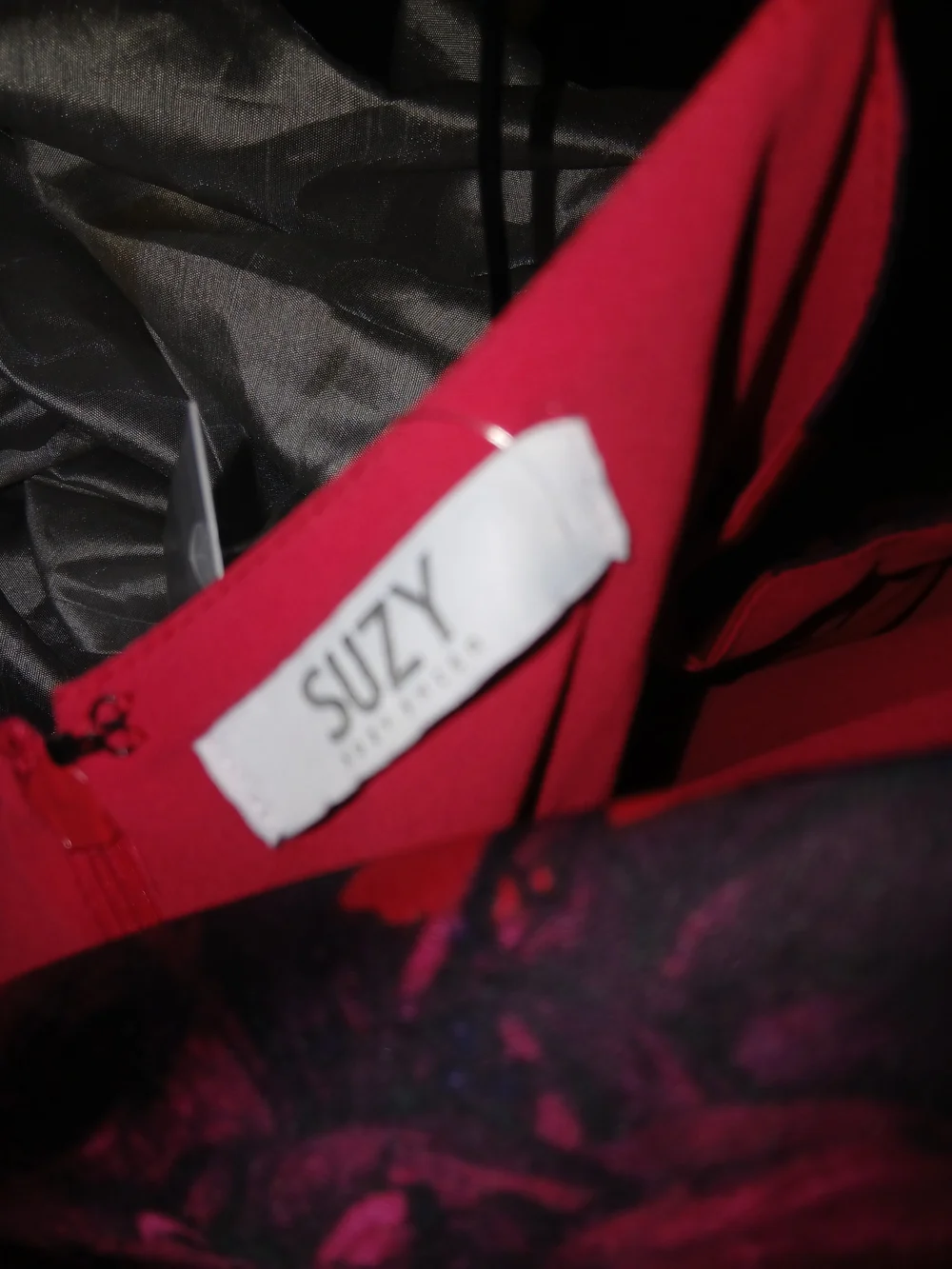 Suzy Shier Red Satin Midi Dress with Purple Floral Print - Picture 5 of 5